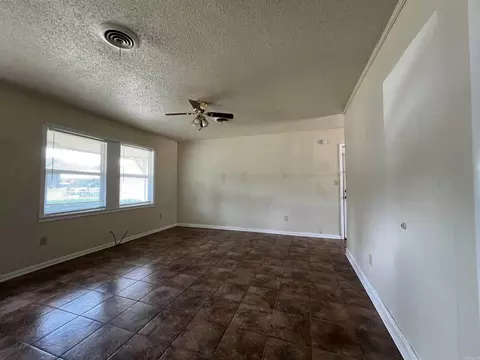 Living - 338 Paula Ave, Trumann, AR 72472 photo 2 of 4
