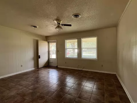 Living - 338 Paula Ave, Trumann, AR 72472 photo 1 of 4