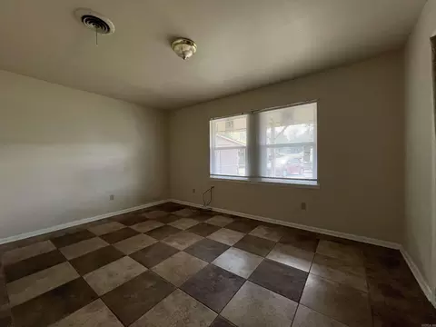 Living - 338 Paula Ave, Trumann, AR 72472 photo 3 of 4