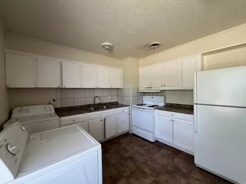 Kitchen - 338 Paula Ave, Trumann, AR 72472 photo 1 of 2