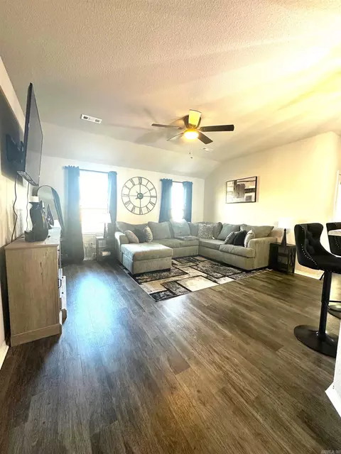 Living - 285 Rooster Rd, Conway, AR 72032 photo 1 of 1