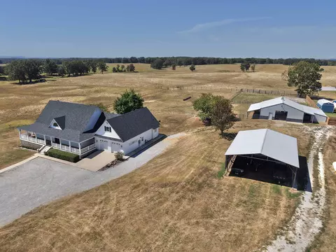 2832 Lacrosse Rd, Violet Hill, AR 72584
