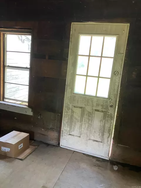 Entry Way - 1000 Third St, Mena, AR 71953 photo 2 of 2