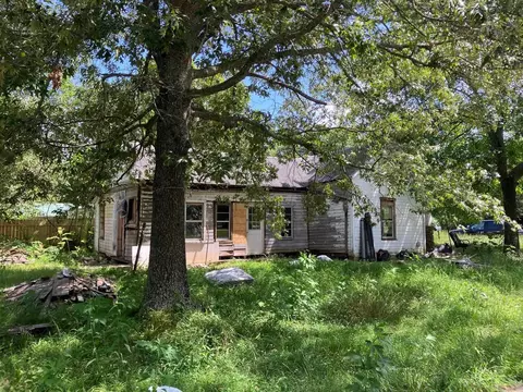 Exterior - 1000 Third St, Mena, AR 71953 photo 3 of 11