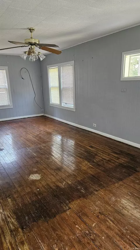 Living - 619 W 2nd St, Rector, AR 72461 photo 1 of 2