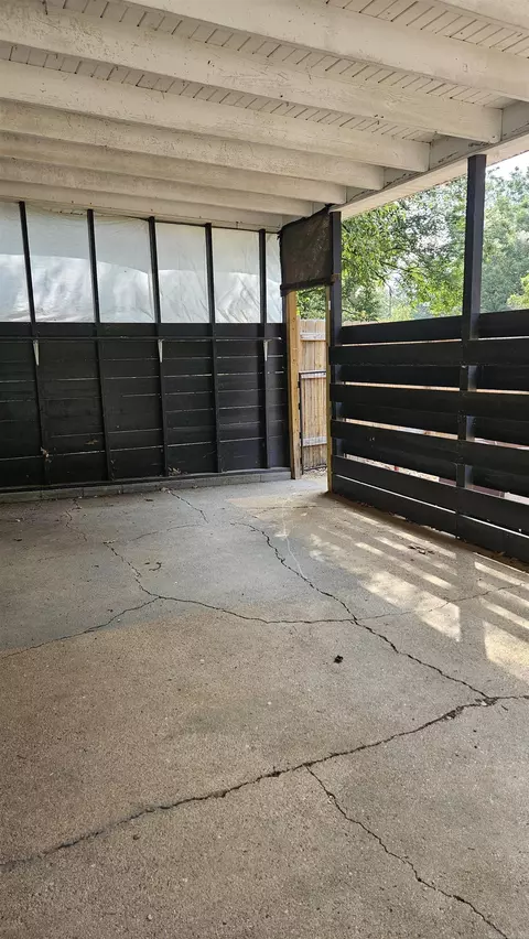 Exterior - 619 W 2nd St, Rector, AR 72461 photo 3 of 5