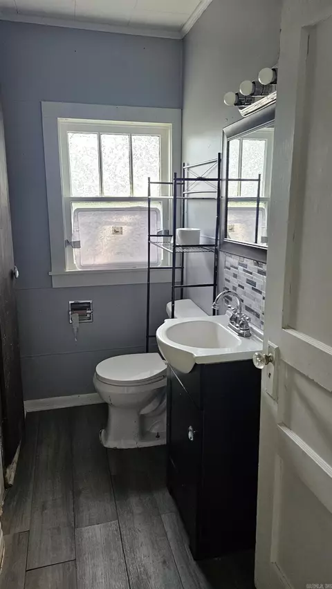 Bath - 619 W 2nd St, Rector, AR 72461 photo 1 of 1