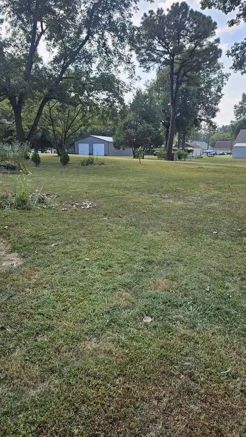 Exterior - 619 W 2nd St, Rector, AR 72461 photo 5 of 5