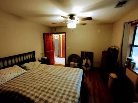 Bedroom - 218 Cochran Rd, Mountain View, AR 72560 photo 3 of 5