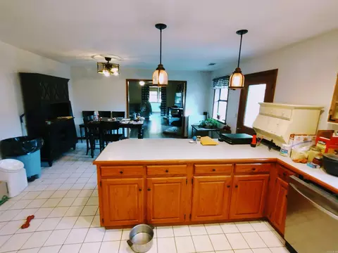Kitchen - 218 Cochran Rd, Mountain View, AR 72560 photo 3 of 4