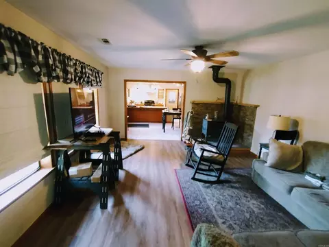 Living - 218 Cochran Rd, Mountain View, AR 72560 photo 3 of 3