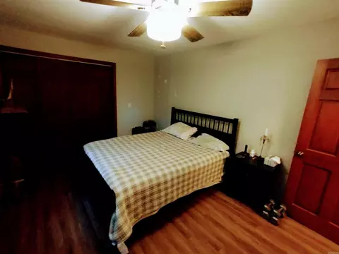 Bedroom - 218 Cochran Rd, Mountain View, AR 72560 photo 2 of 5