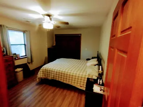 Bedroom - 218 Cochran Rd, Mountain View, AR 72560 photo 4 of 5