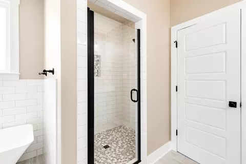 Bath - 114 Harmony Village Dr, Haskell, AR 72015 photo 4 of 8