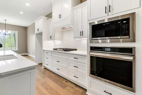 Kitchen - 114 Harmony Village Dr, Haskell, AR 72015 photo 6 of 7