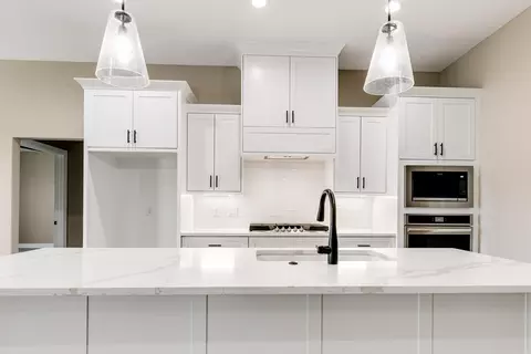 Kitchen - 114 Harmony Village Dr, Haskell, AR 72015 photo 3 of 7