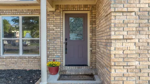 Entry Way - 150 Fuscata Loop, Lonoke, AR 72086 photo 1 of 2