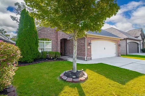 9 Bishop Pl, Little Rock, AR 72223