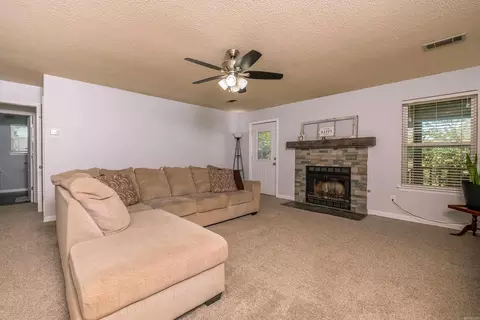 Living - 12 Carwin, Benton, AR 72015 photo 4 of 4