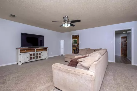 Living - 12 Carwin, Benton, AR 72015 photo 2 of 4
