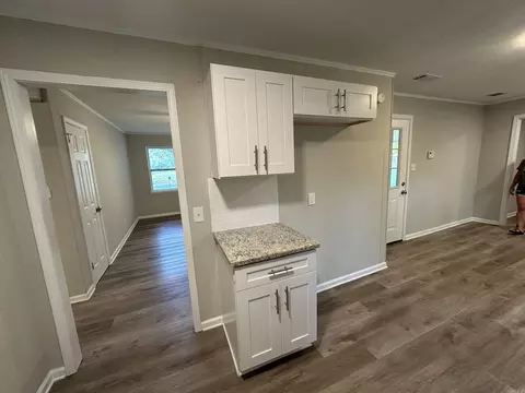 Entry Way - 1805 Pine Bluff St, Malvern, AR 72104 photo 1 of 3