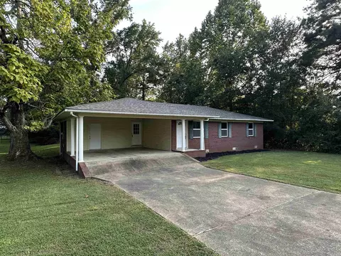 Exterior - 1805 Pine Bluff St, Malvern, AR 72104 photo 3 of 8