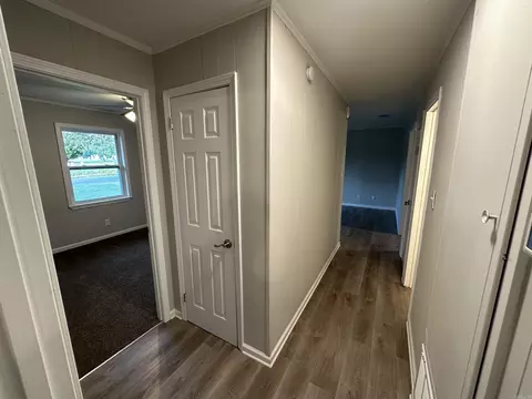 Entry Way - 1805 Pine Bluff St, Malvern, AR 72104 photo 2 of 3
