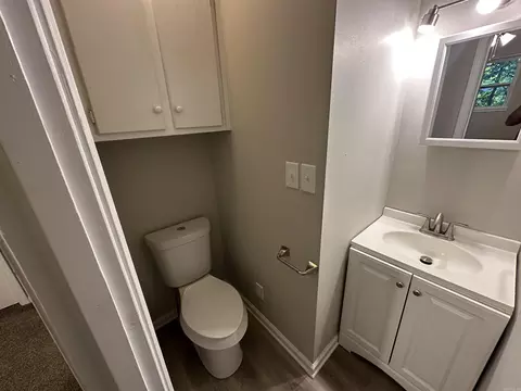 Bath - 1805 Pine Bluff St, Malvern, AR 72104 photo 7 of 7