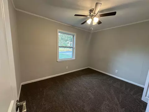Bedroom - 1805 Pine Bluff St, Malvern, AR 72104 photo 2 of 10