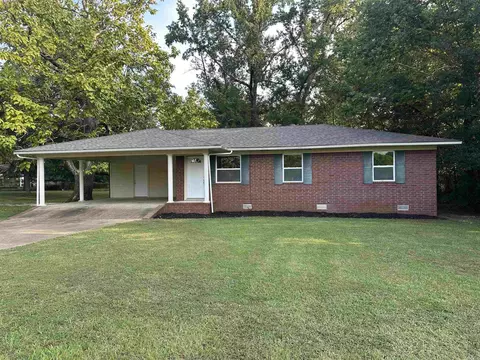 1805 Pine Bluff St, Malvern, AR 72104