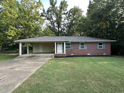 Exterior - 1805 Pine Bluff St, Malvern, AR 72104 photo 2 of 8