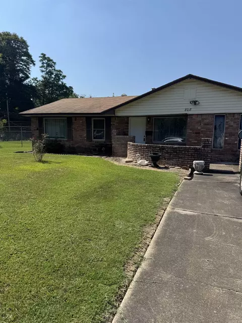 Exterior - 808 Barrow Dr, Pine Bluff, AR 71601 photo 2 of 8