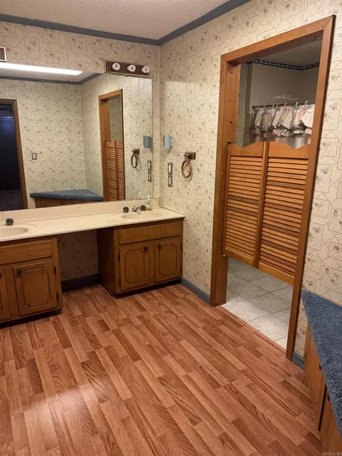 Bath - 808 Barrow Dr, Pine Bluff, AR 71601 photo 2 of 3