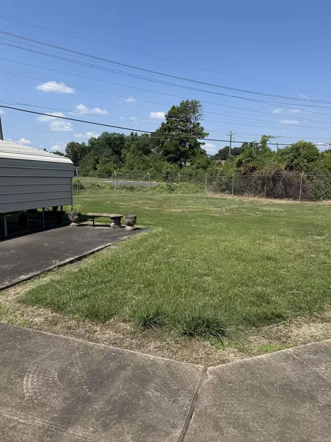 Exterior - 808 Barrow Dr, Pine Bluff, AR 71601 photo 3 of 8