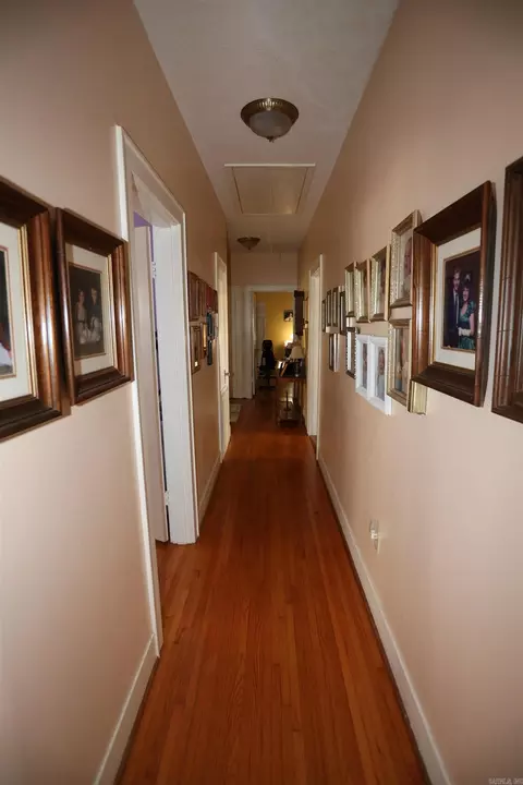 Entry Way - 415 Cherry, Warren, AR 71671 photo 1 of 1