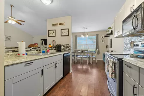 Kitchen - 2224 Cedar Ridge Dr, Benton, AR 72015 photo 2 of 3