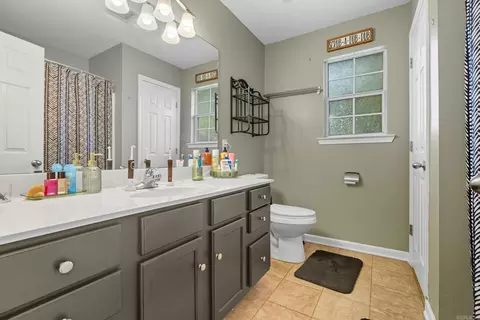 Bath - 2224 Cedar Ridge Dr, Benton, AR 72015 photo 1 of 2