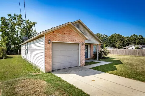 Exterior - 100 E Lauren Rd, Searcy, AR 72143 photo 5 of 7