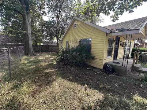 Exterior - 207 W 8th St, Kennett, MO 63857 photo 2 of 5