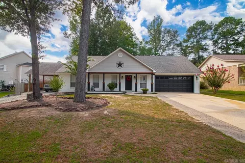 702 Holly Lynn Dr, Bryant, AR 72022