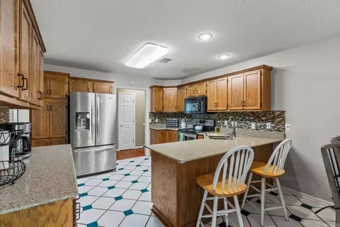 Kitchen - 520 Evening Dr, Conway, AR 72032 photo 7 of 8