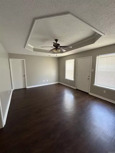 Living - 14 Park Cir, Cabot, AR 72023 photo 1 of 2