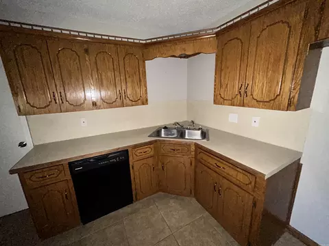 Kitchen - 14 Park Cir, Cabot, AR 72023 photo 2 of 5