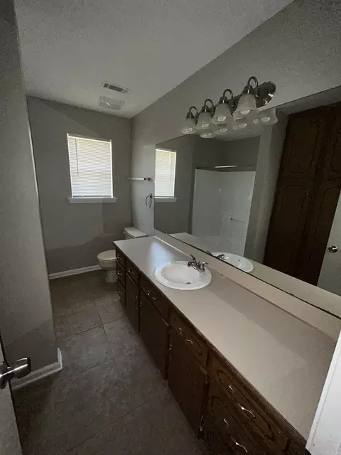 Bath - 14 Park Cir, Cabot, AR 72023 photo 1 of 4
