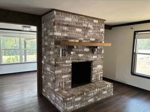 Living - 2 North Dr, Conway, AR 72034 photo 2 of 10