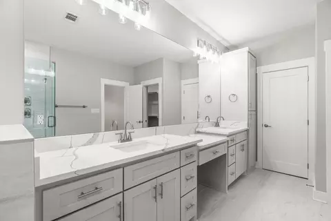 Bath - 6833 Rudolph Rd, Alexander, AR 72002 photo 4 of 6