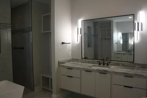 Bath - 7009 Cold Creek Dr, Alexander, AR 72002 photo 2 of 3