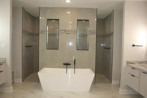 Bath - 7009 Cold Creek Dr, Alexander, AR 72002 photo 1 of 3