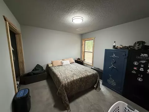 Bedroom - 400 School St, Melbourne, AR 72556 photo 3 of 3