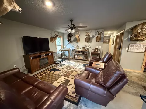 Living - 400 School St, Melbourne, AR 72556 photo 1 of 3